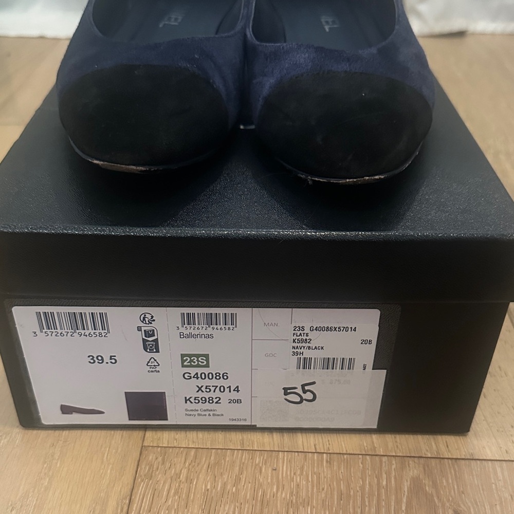 CHANEL Women's Black and Dark Blue Flats - Picture 2 of 5